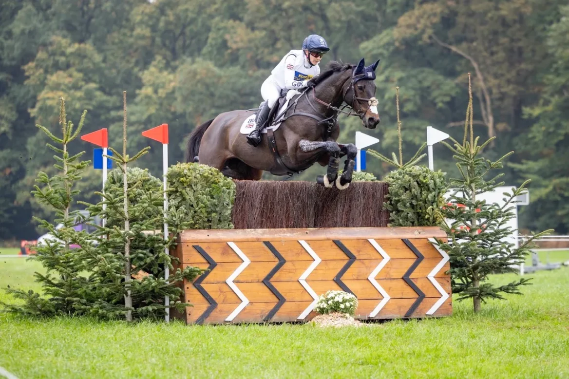 Laura Collett during her round with Count Onyx, which ultimately secured her the retention of her leading position in the standings. Photo © Ashley Claus.